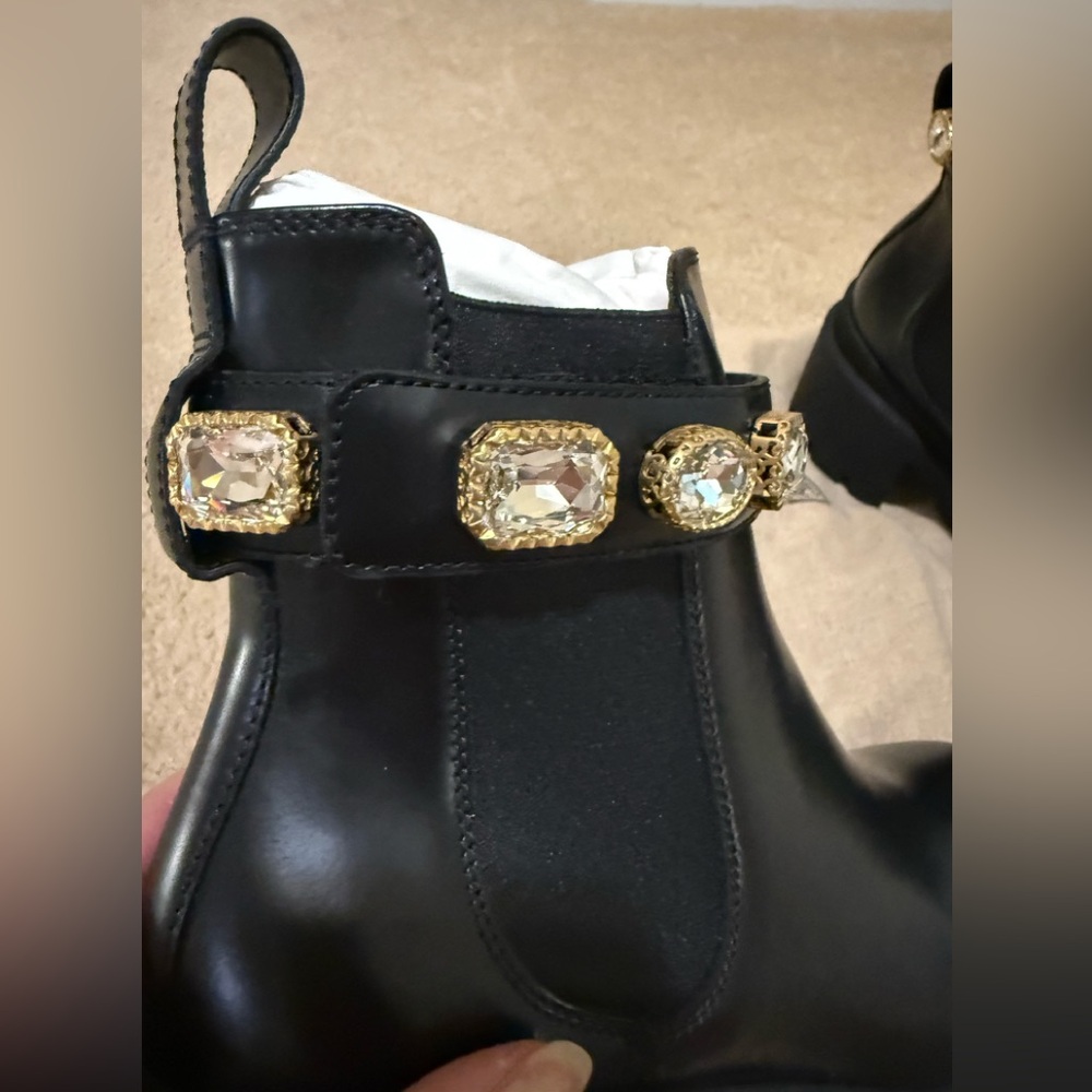 STUNNING!  NEW!  Gucci Trip Logo Strap Chelsea Boot -6.5 - Picture 10 of 14